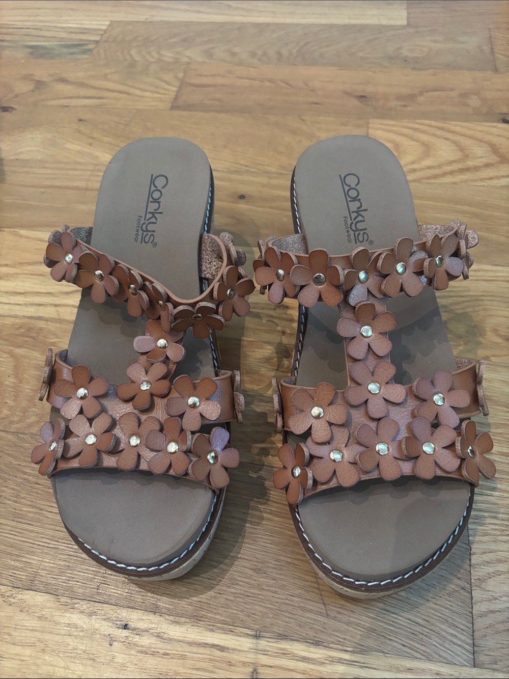 Corkys Mic Drop Floral Wedge Sandals Womens Size 9 Cognac Brown Flowers
